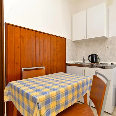 Guest house & Milka 1633