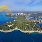 & Milka 1633 Пула