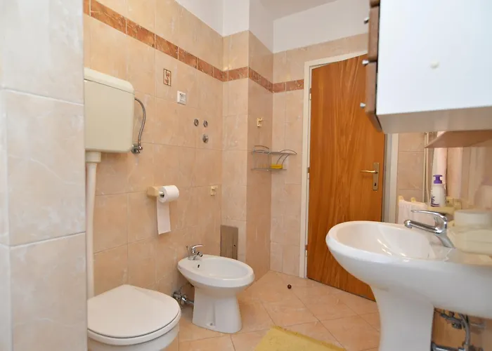 & Milka 1633 3* Póla